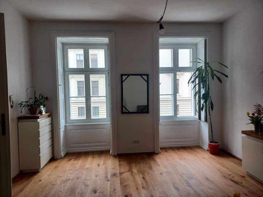 Sehr Zentral Gelegen Vienna Exterior photo